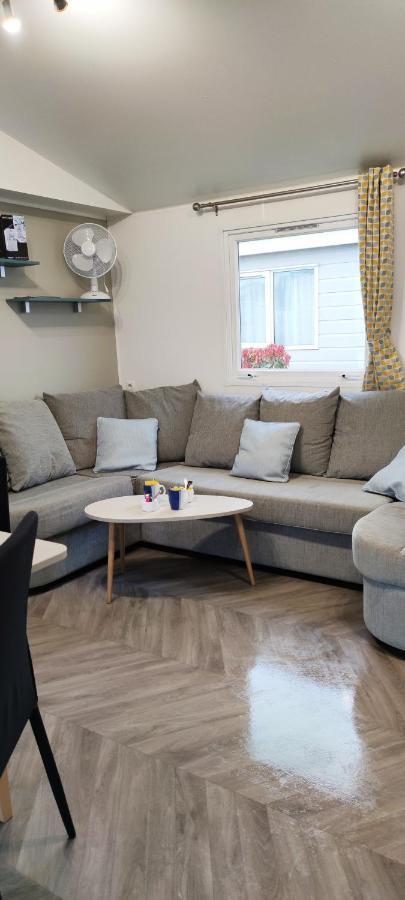 Assist' Mobil Home 397 - Mobil Home 3 Chambres 2 Salles De Bain , Au Calme Onzain Εξωτερικό φωτογραφία