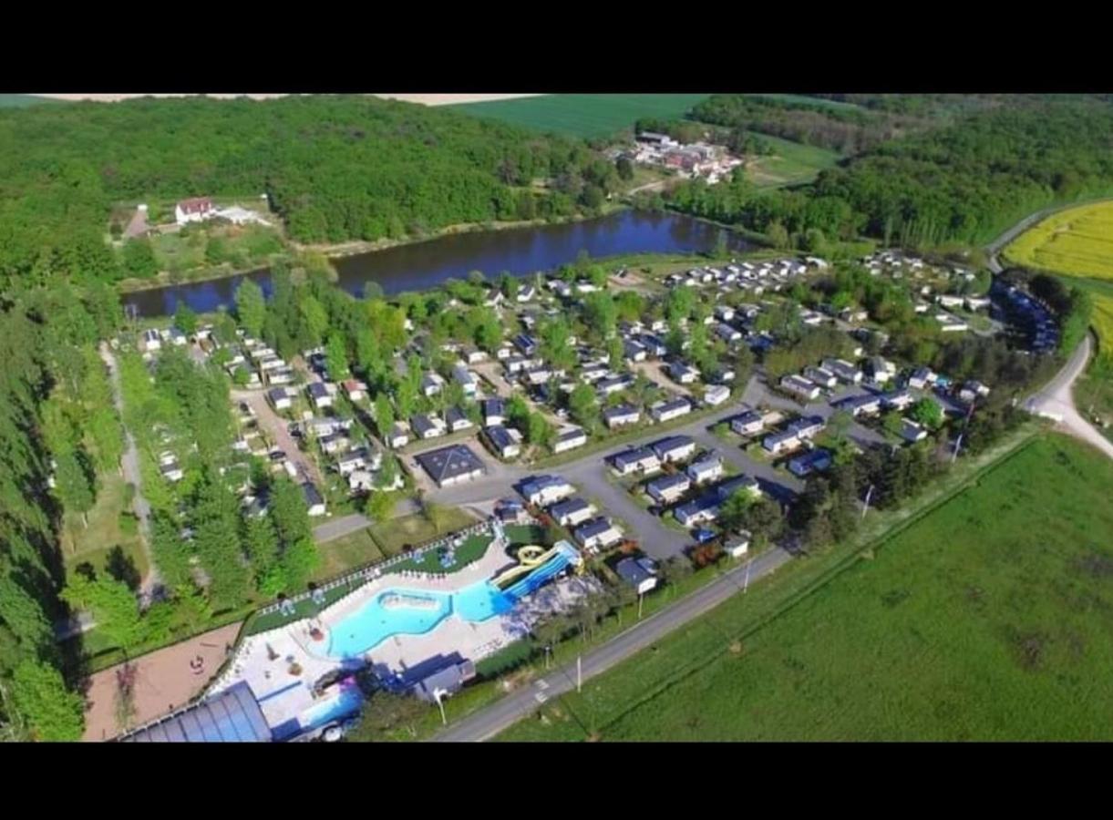 Assist' Mobil Home 397 - Mobil Home 3 Chambres 2 Salles De Bain , Au Calme Onzain Εξωτερικό φωτογραφία